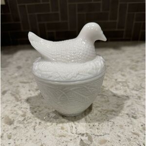 VINTAGE 1970’s~SNOW WHITE DOVE/HEN~ON NEST~MILK GLASS~SUGAR BOWL~LOTS DETAIL~G12